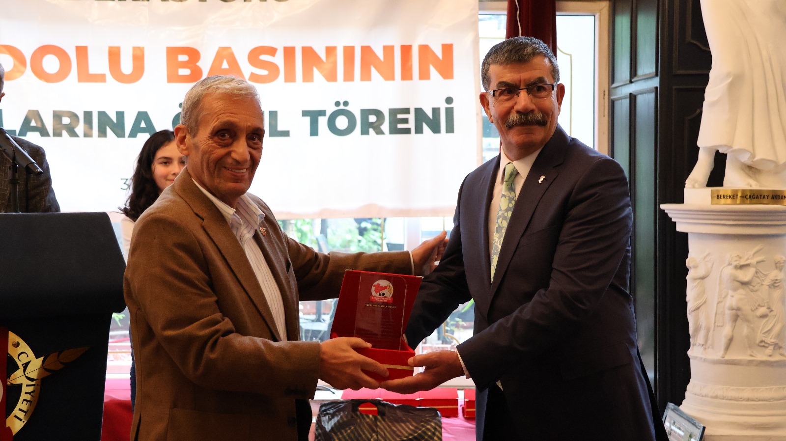 Afyonkarahisar basınına 30 yıldan fazla emek veren İbrahim Yüksel, Gazeteciler