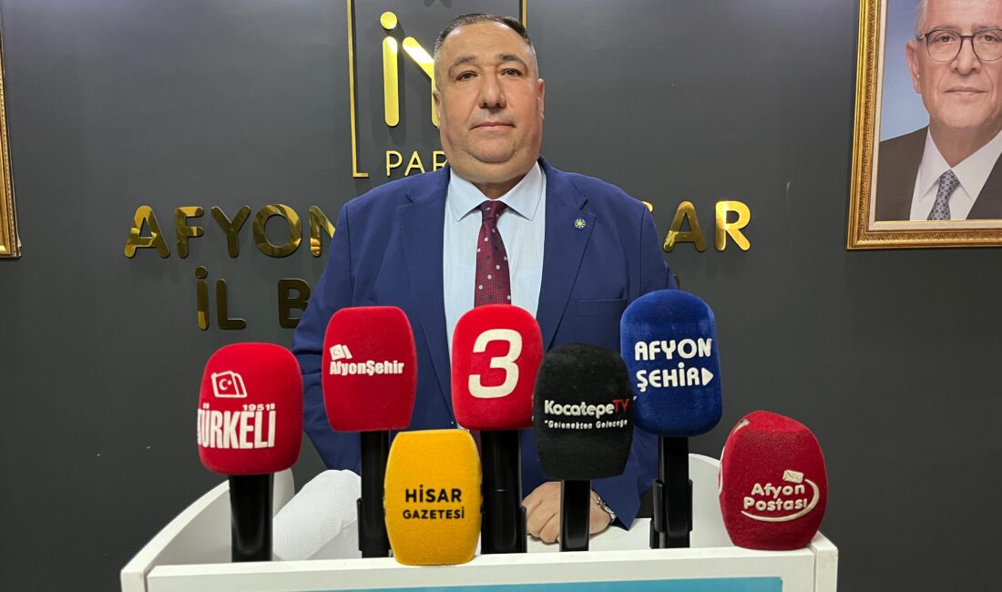 Haftalık değerlendirme toplantısında konuşan İYİ Parti Afyonkarahisar İl Başkanı Muhammet