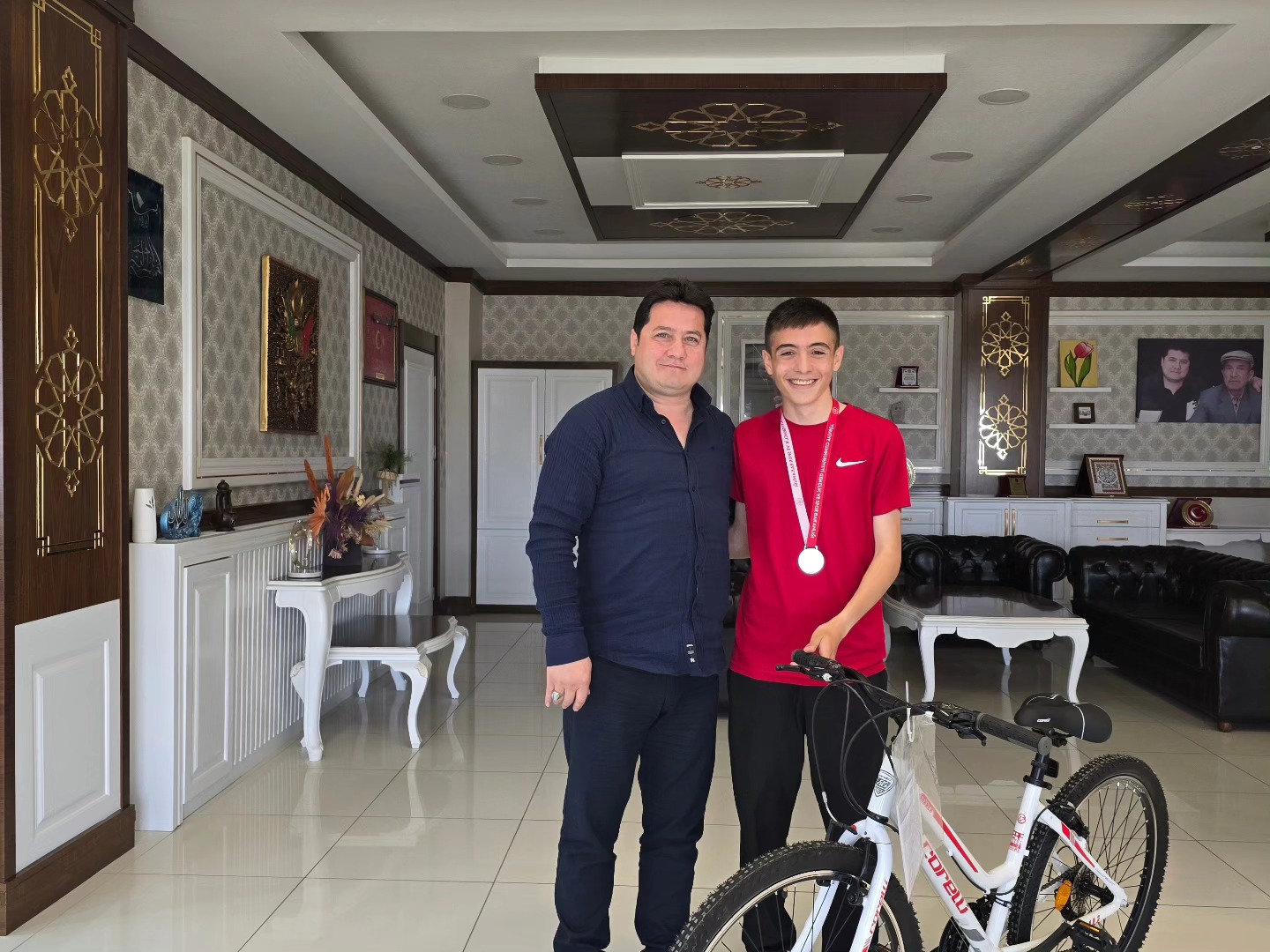 Bursa’da düzenlenen U18 Atletizm Ligi yarışlarında, 1500 metre koşuda 3’üncü,