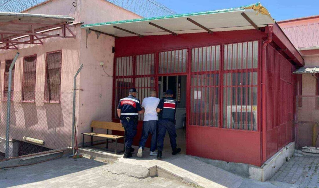 20 yıl hapis cezası bulunan şüpheli Sivrihisar’da yakalandı Eskişehir’in Sivrihisar İlçesinde devriye ekipleri tarafından sorgusu yapılan şüphelinin ‘Yağma’