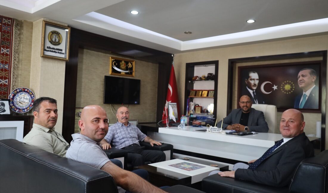 Afyonkarahisar İl Kültür ve Turizm Müdürü Yusuf Altın, beraberindeki heyetle