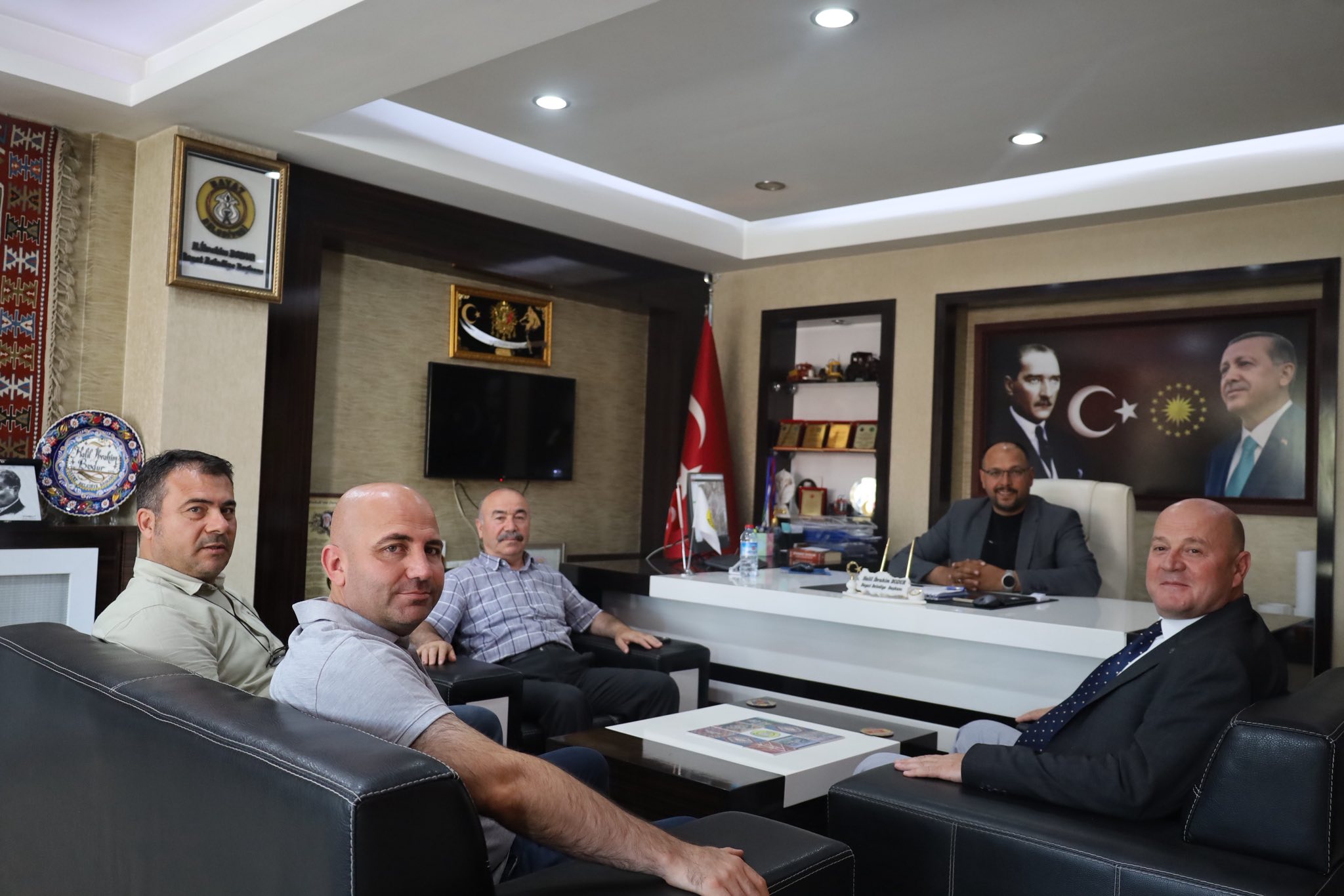 Afyonkarahisar İl Kültür ve Turizm Müdürü Yusuf Altın, beraberindeki heyetle