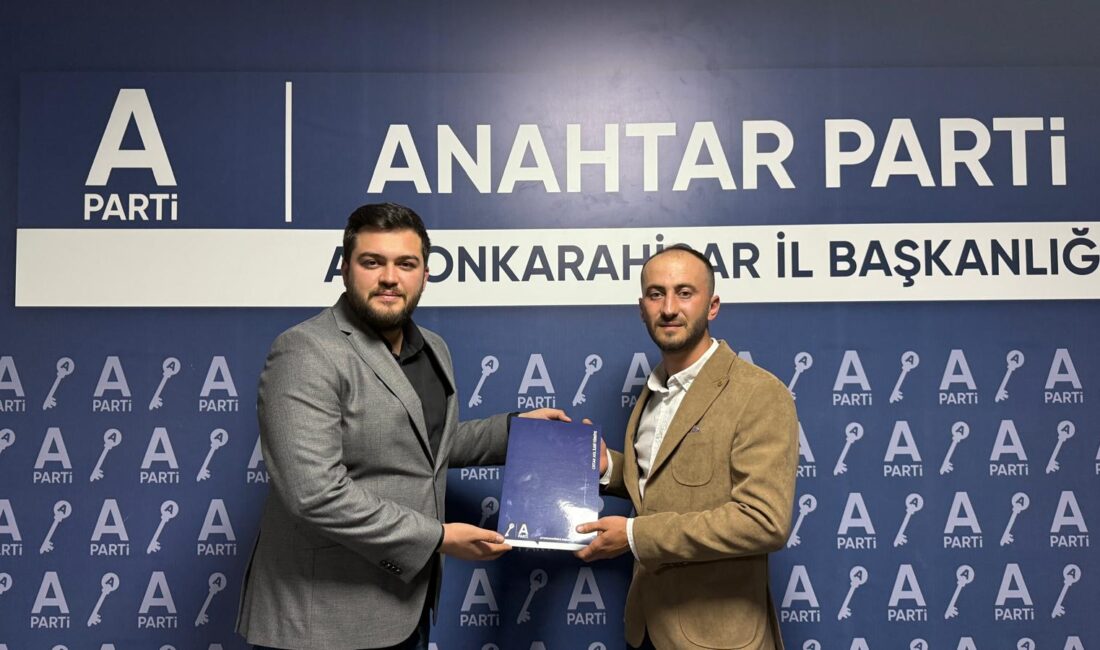 Afyonkarahisar’da teşkilatlanma çalışmalarına devam eden Anahtar Parti, ilçelerde kadrolarını belirlemeye