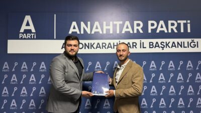 Afyonkarahisar’da teşkilatlanma çalışmalarına devam eden Anahtar Parti, ilçelerde kadrolarını belirlemeye
