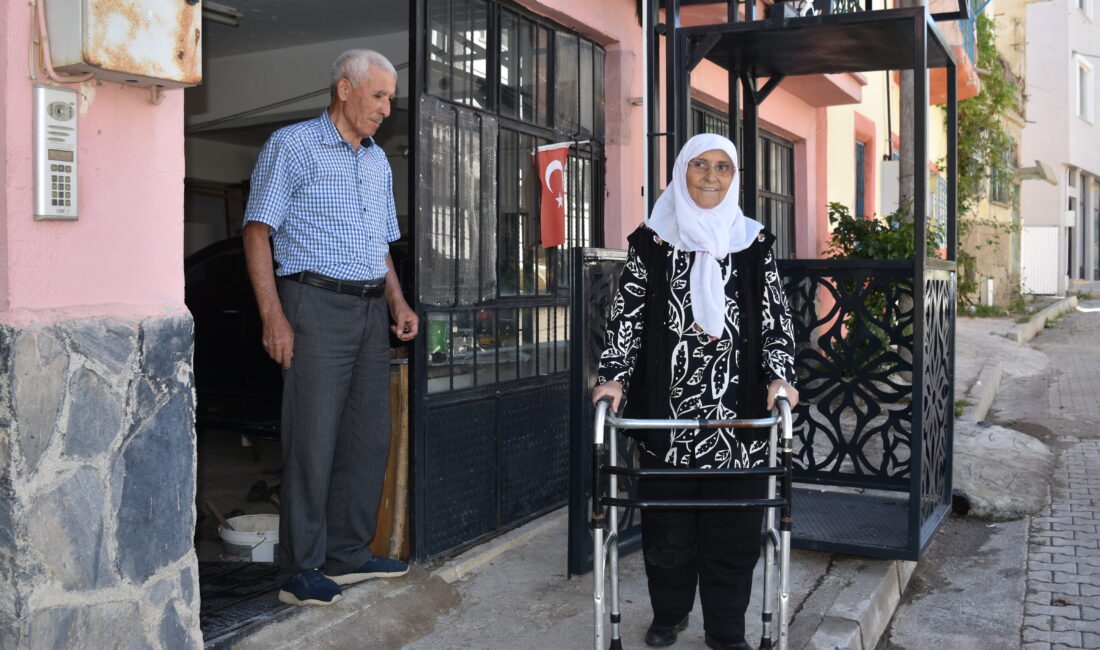 Afyonkarahisar'ın Çay ilçesinde çeşitli rahatsızlıkları nedeniyle yürüteçle hareket edebilen 67