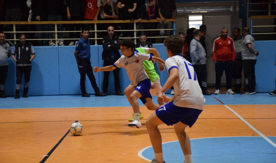 Okul Sporları 2. Küme Erkek Futsal müsabakaları, Çiğiltepe Spor Salonu’nda