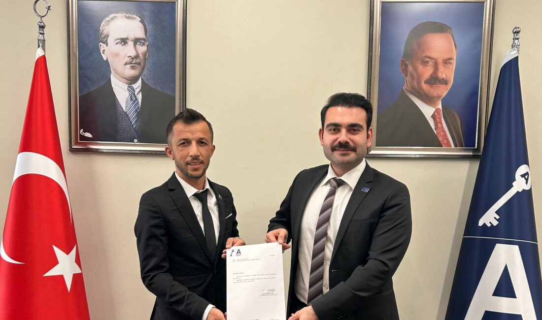 
Anahtar Parti, gençlik yapılanmalarını güçlendirme hedefi doğrultusunda teşkilat yapısında önemli