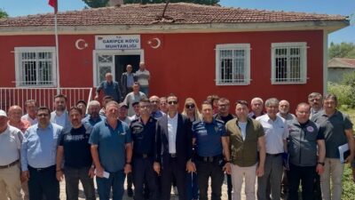 Afyonkarahisar Sinanpaşa Kaymakamı Emrah Aslan, Garipce’de Halk Günü toplantısında vatandaşlarla