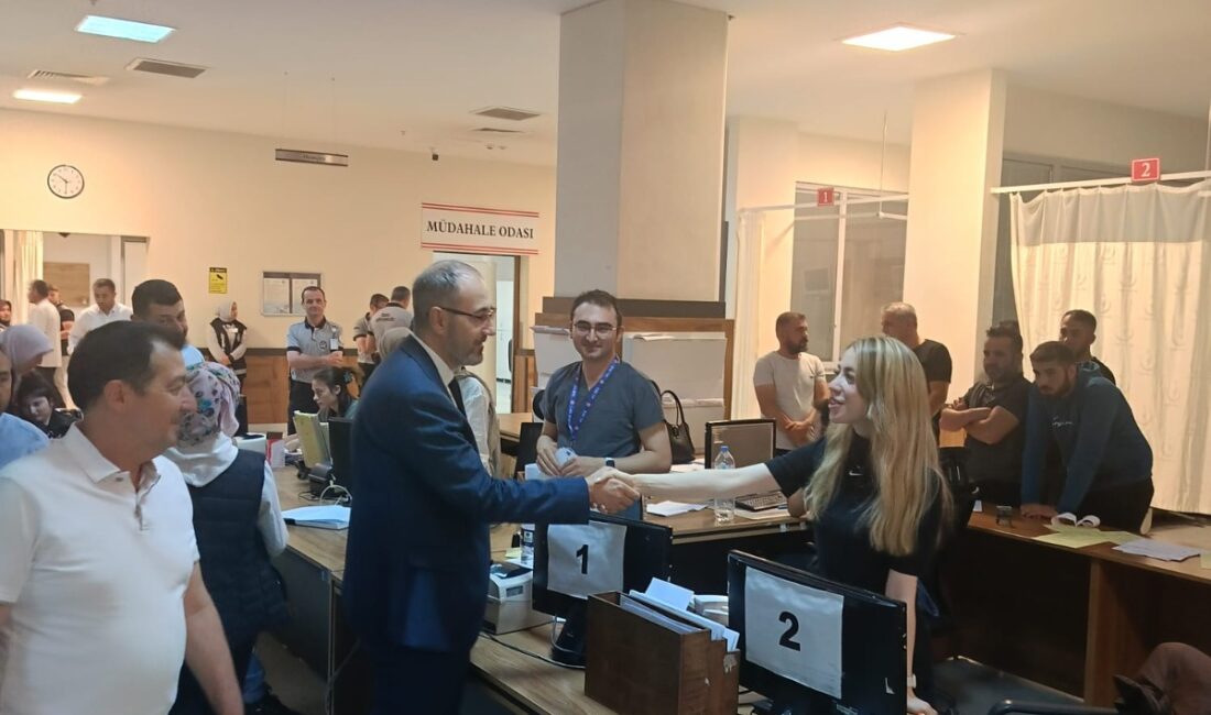 Afyonkarahisar İl Sağlık Müdürlüğü görevine başlayan Dr. Hakkı Öztürk, ilk