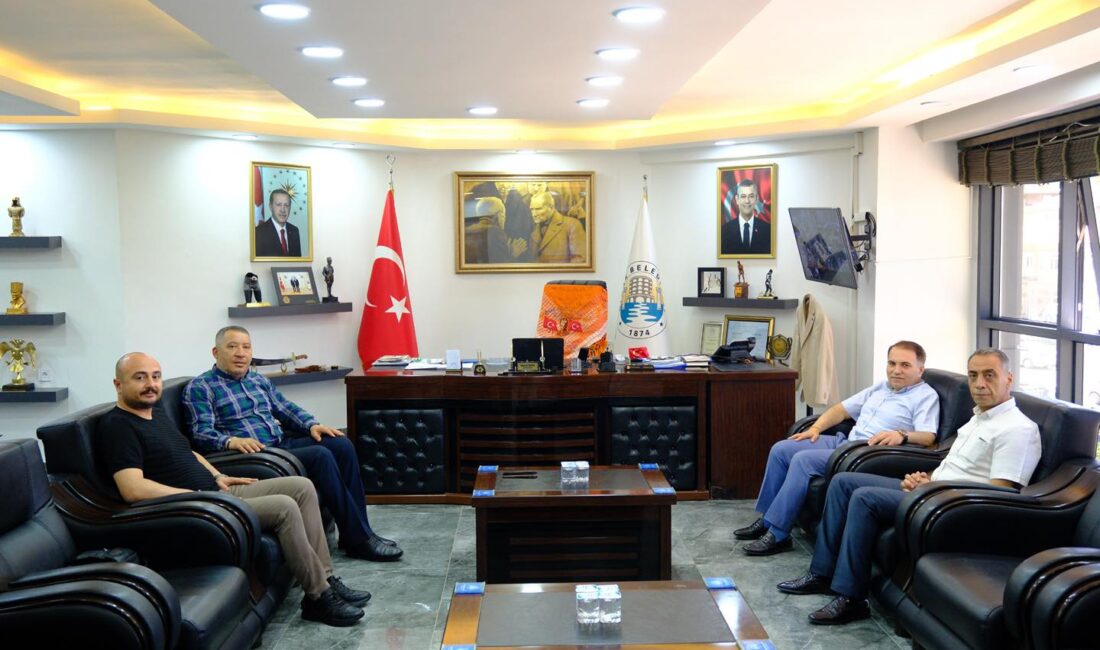 
Mersin Anamur ilçesine tayini çıkan Dinar Kaymakamı Kemal Duru, Dinar