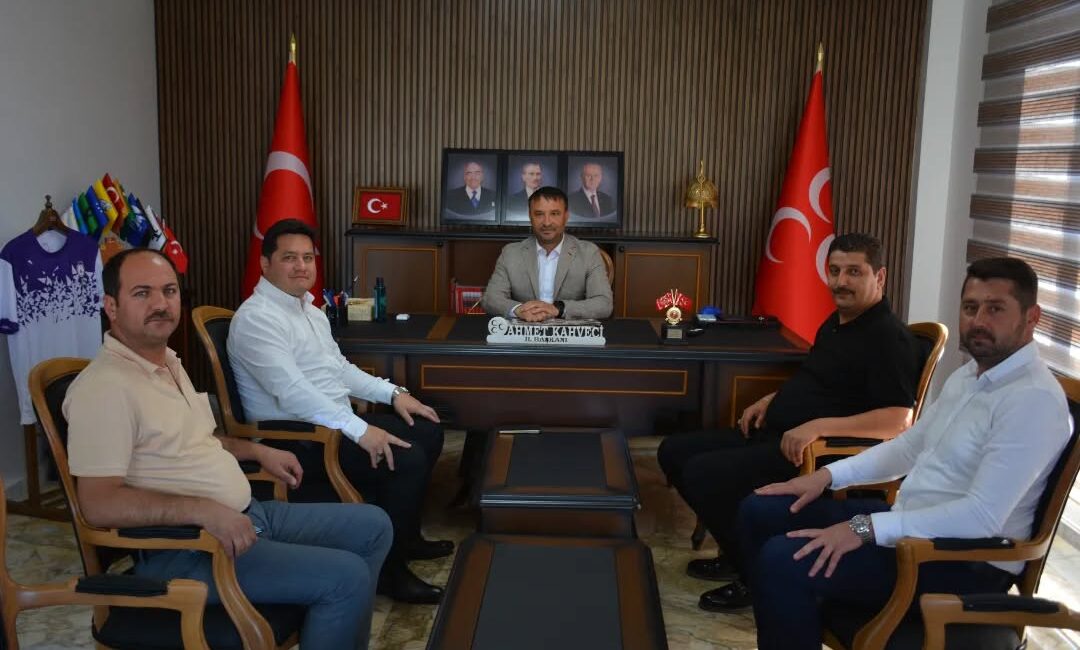 Bolvadin Belediye Başkanı Derviş Aynacı, MHP Bolvadin İlçe Başkanı Mahmut