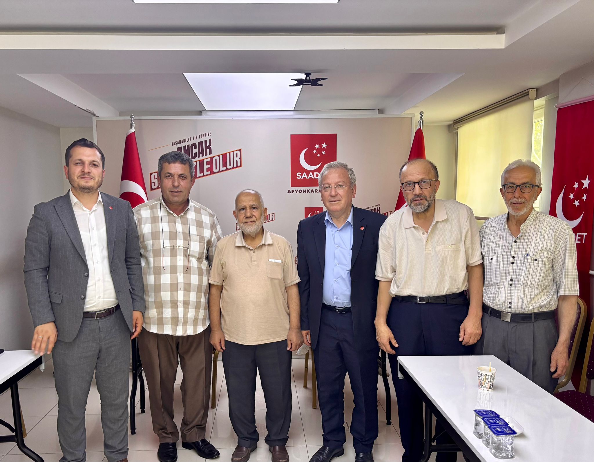 Saadet Partisi Afyonkarahisar İl teşkilatı tarafından düzenlenen bayramlaşma programı yoğun