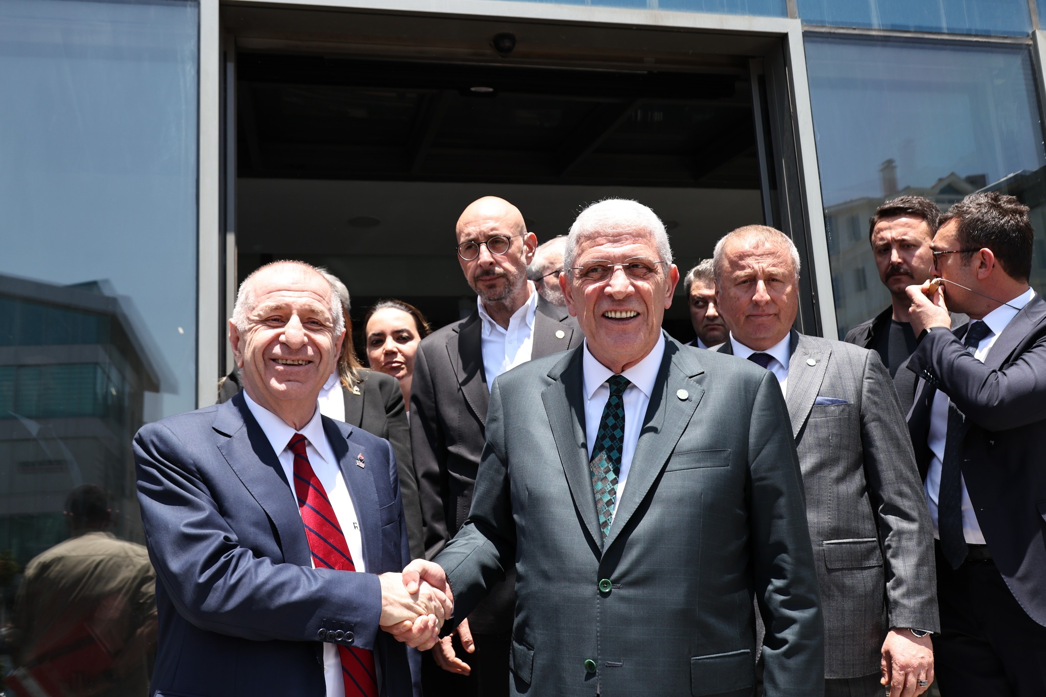 İYİ Parti Genel Başkan Yardımcısı ve Afyonkarahisar Milletvekili Hakan Şeref