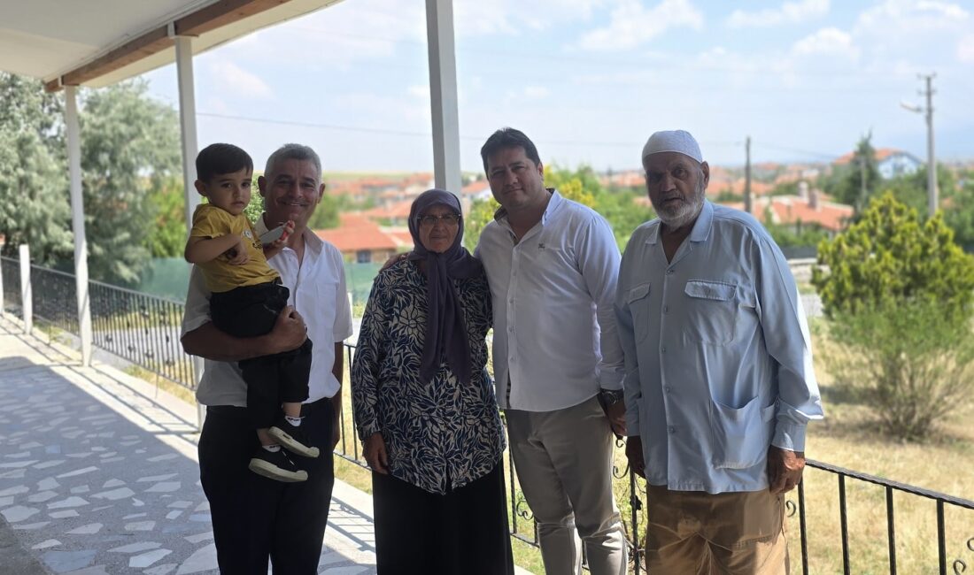 Bolvadin Belediye Başkanı Derviş Aynacı, mahalle ziyaretleri kapsamında bu hafta
