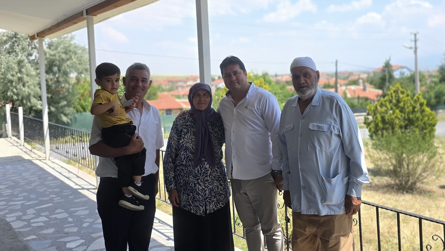 Bolvadin Belediye Başkanı Derviş Aynacı, mahalle ziyaretleri kapsamında bu hafta