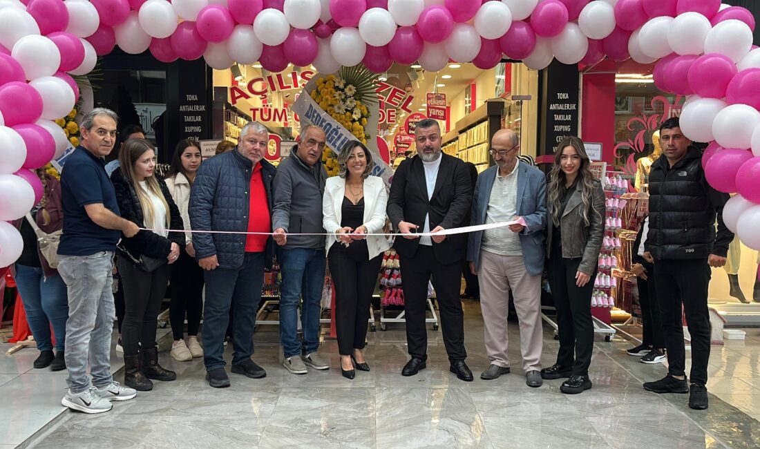 Afyonkarahisar’ın işlek noktalarından biri olan Dumlupınar Caddesi’nde, takı ve kozmetik
