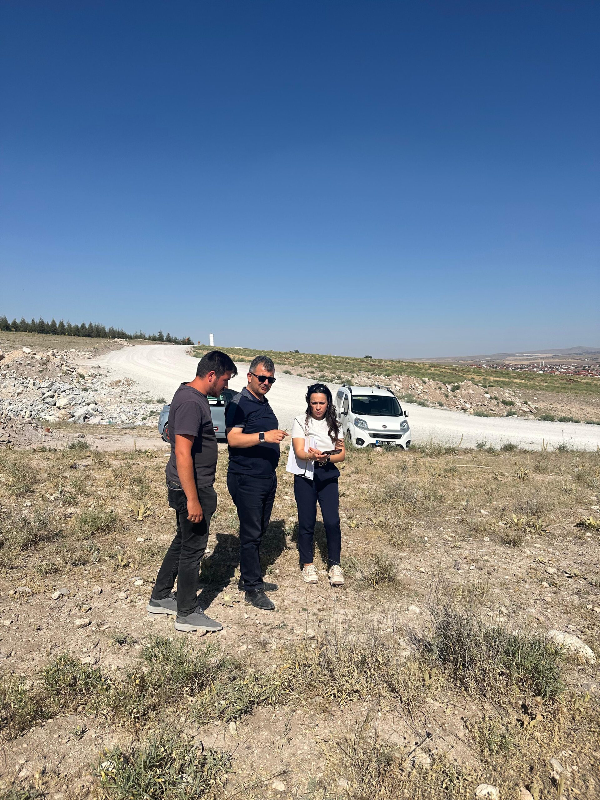 
Emirdağ Belediyesi, ilçenin öncelikli ihtiyaçlarına yönelik projeleri birer birer hayata