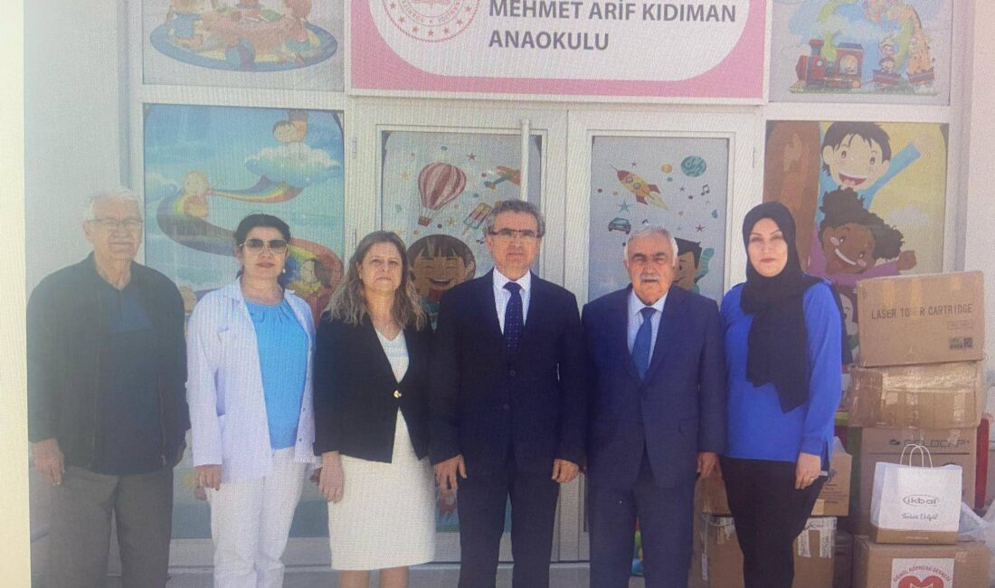 Afyonkarahisar’da Atatürkçü Düşünce Derneği (ADD) tarafından yürütülen “Kitap ve Oyuncak