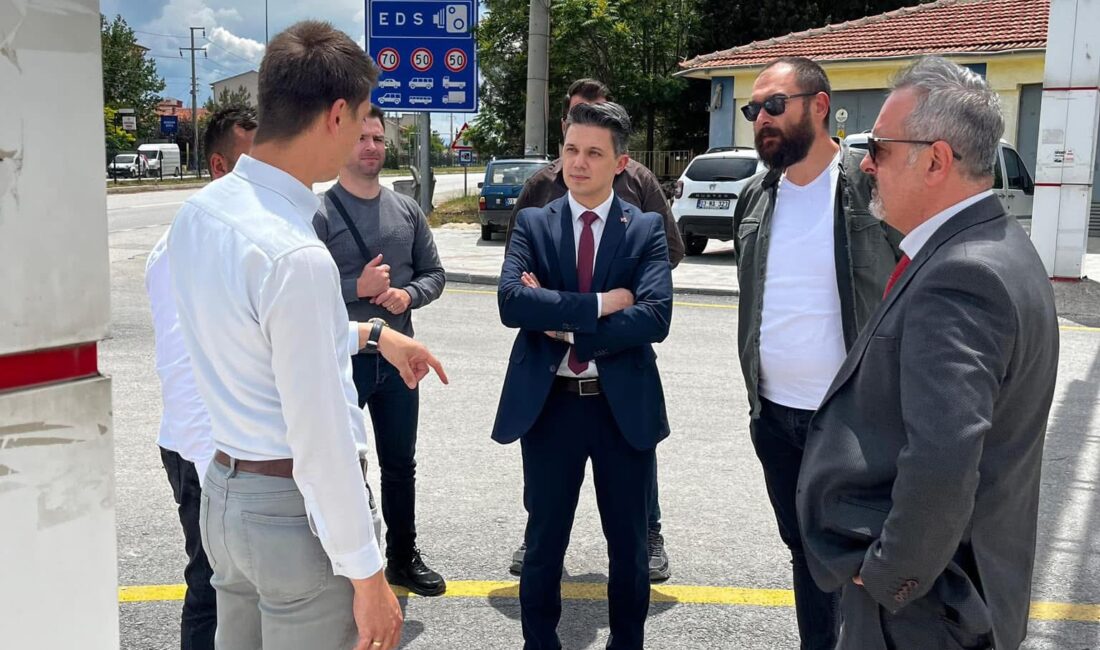 Dazkırı ilçesinde uzun süredir beklenen doğalgaz altyapı çalışmaları için geri