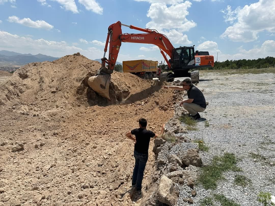 Emirdağ Belediye Başkanı Serkan Koyuncu, seçim döneminde sözünü verdiği projeleri