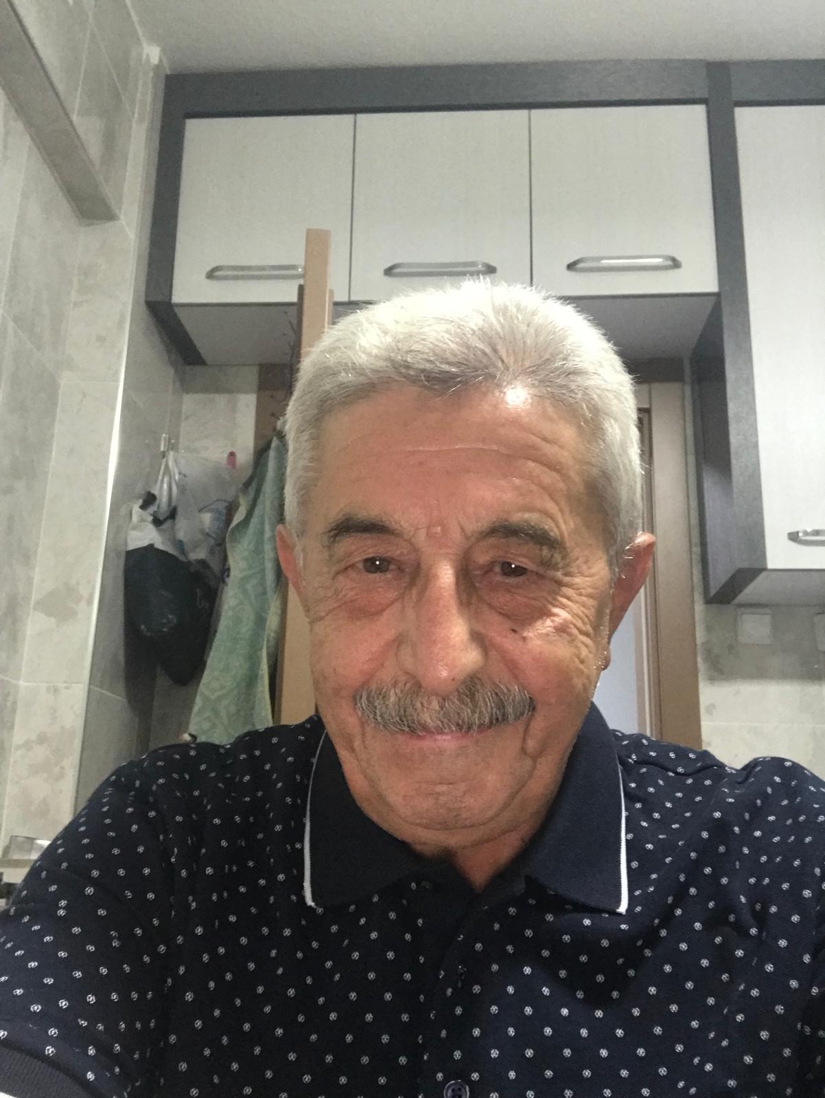 Sendikanın taleplerini dile getiren Büro Emekçileri Sendikası Afyon Temsilcisi Ali
