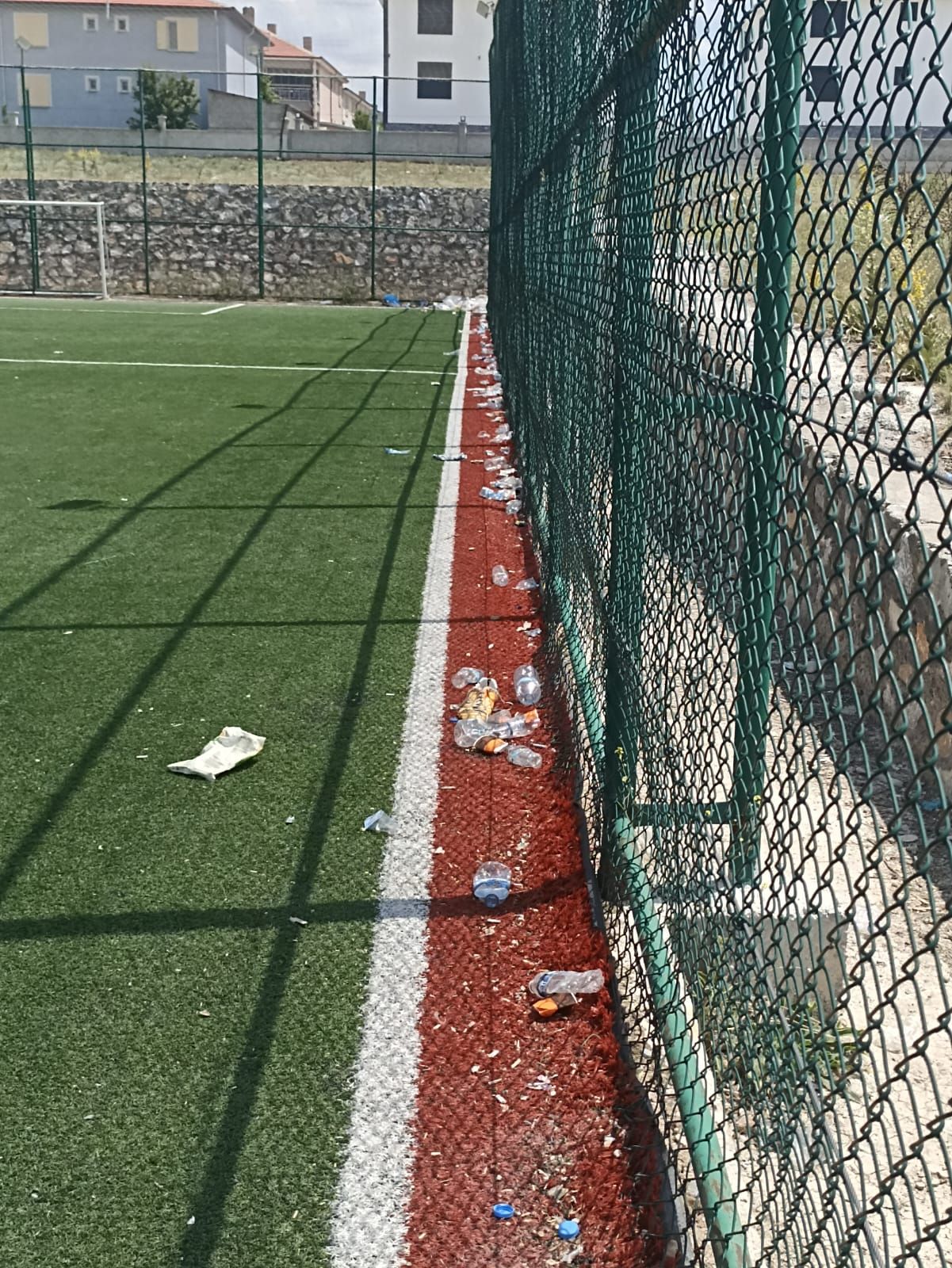
Emirdağ Belediyesi, vatandaşların spor yapma ve sağlıklı yaşam alışkanlıklarını desteklemek