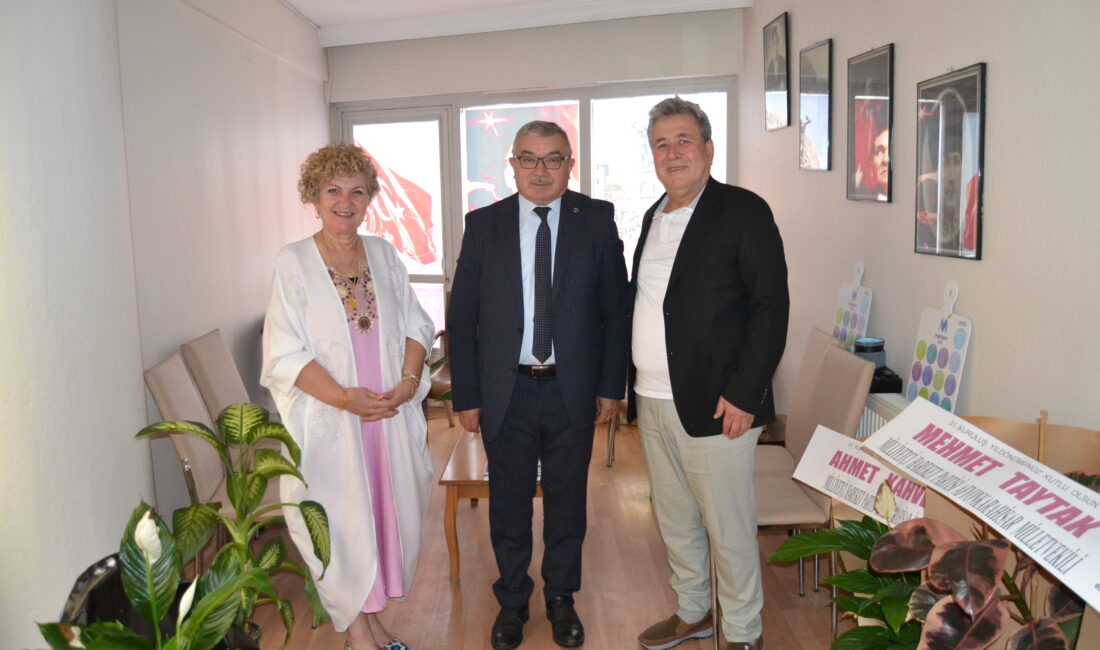 
Şuhut Belediye Başkanı Muhittin Özaşkın, Gün FM’de Gazeteci İsmail Akar’ın