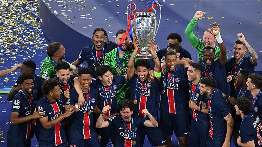 UEFA Şampiyonlar Ligi finalinde İtalya temsilcisi Inter'i 5-0 yenen Fransız