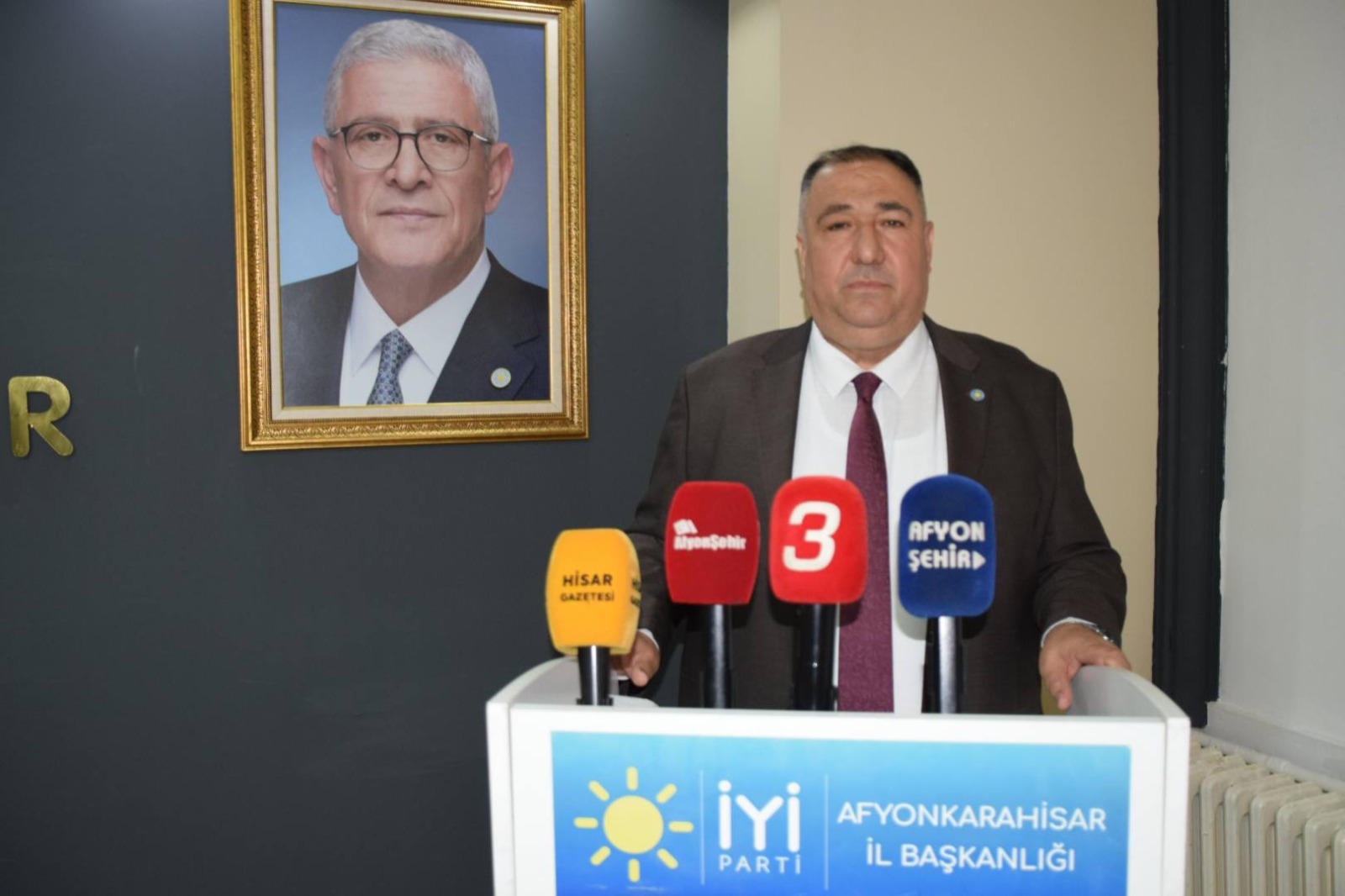 İYİ Parti Afyonkarahisar İl Başkanı Muhammet Mısırlıoğlu, Gökçe Mahallesi’nde TOKİ