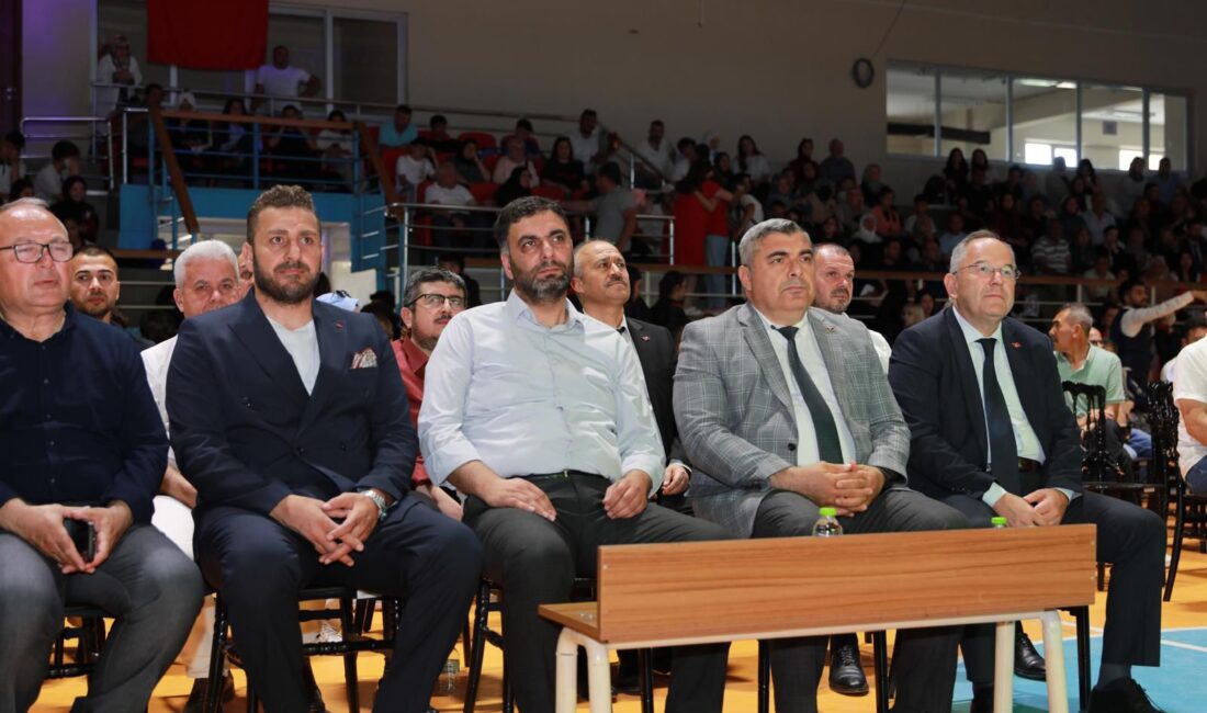 Afyonkarahisar Spor Lisesi, mezuniyet töreniyle birlikte Türkiye Şampiyonu olan sporcularını