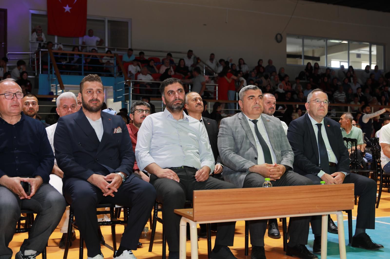 Afyonkarahisar Spor Lisesi, mezuniyet töreniyle birlikte Türkiye Şampiyonu olan sporcularını