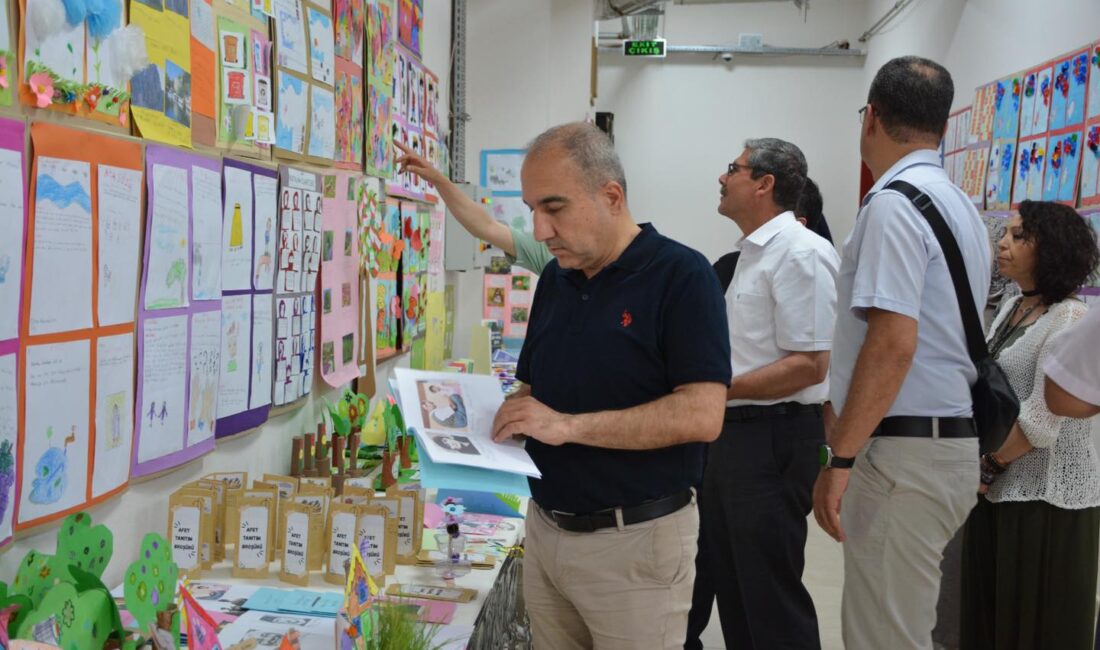 
Dinar ilçesinde eğitim öğretim hayatına yeni başlayan minik öğrencilerin hazırladığı
