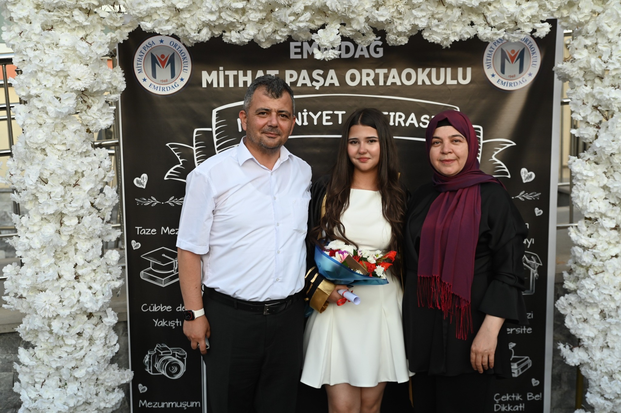 Emirdağ Belediye Başkanı Serkan Koyuncu, eşi Hümeyra Koyuncu ile birlikte