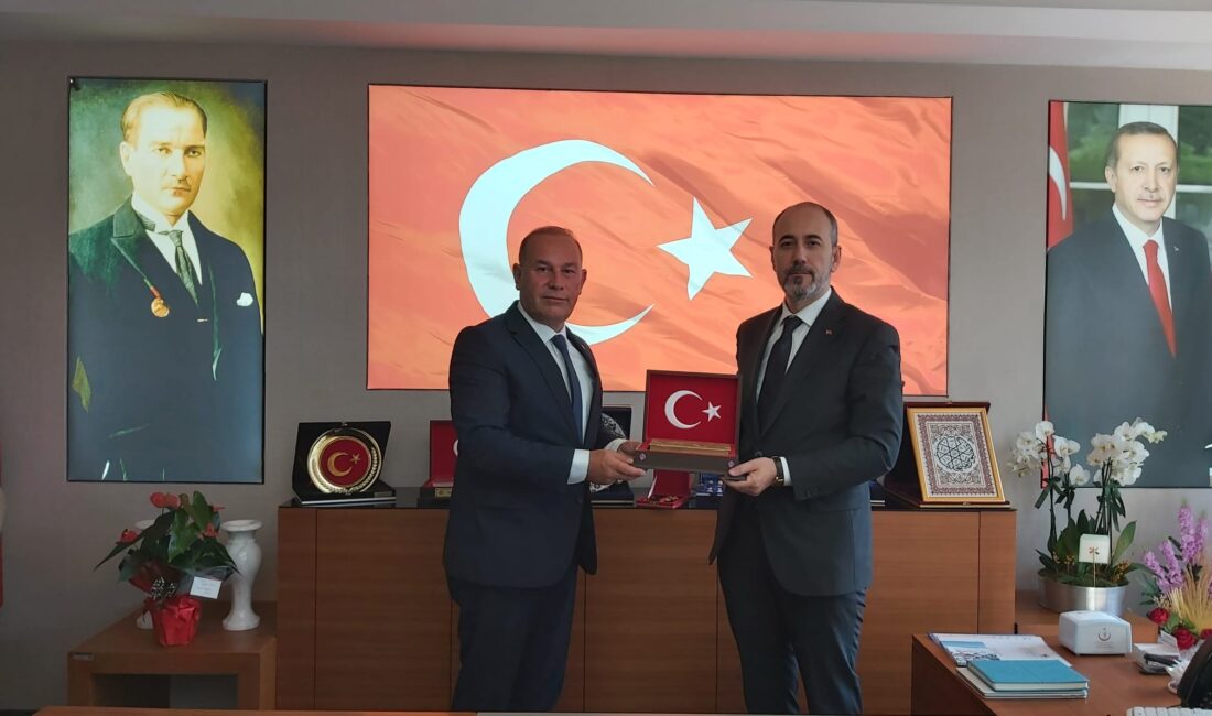 Türk Sağlık-Sen Afyonkarahisar İl Temsilcisi Mehmet Ali Öztürk ve beraberindeki