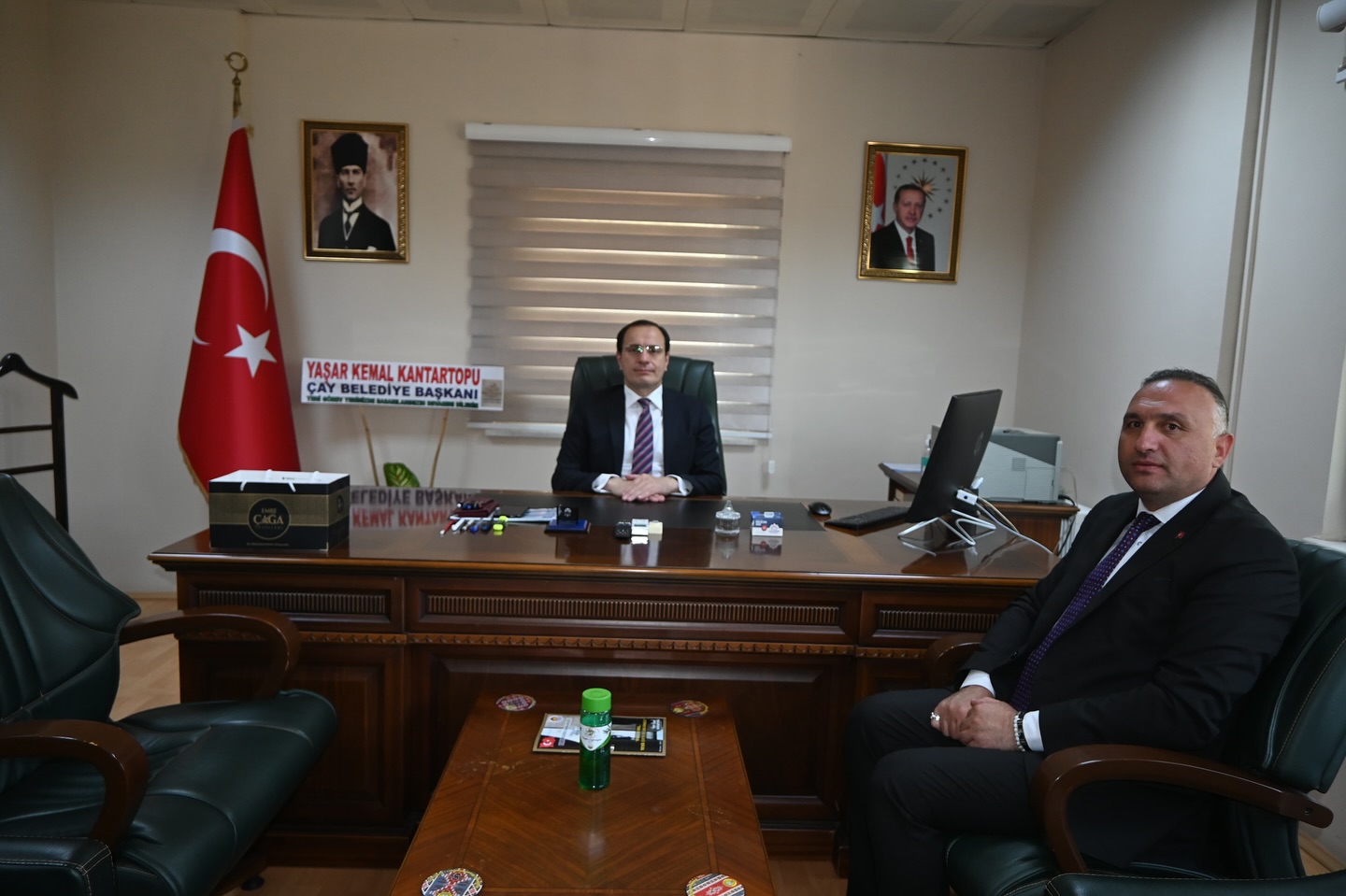 
Çay Belediye Başkanı Yaşar Kemal Kantartopu, ilçeye yeni atanan Kaymakam