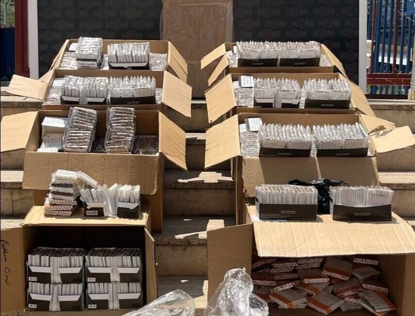 Manisa'nın Salihli ilçesinde düzenlenen kaçak sigara operasyonunda 58 bin 860