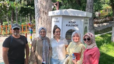 Bolvadin Belediyesi, kitapseverleri anlamlı bir etkinlikte bir araya getirdi. “Kitaplar,