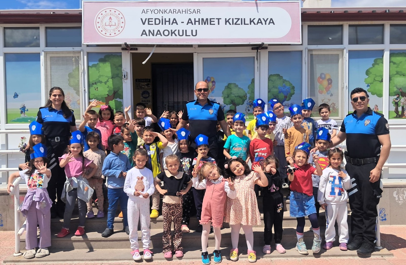 Afyonkarahisar İl Emniyet Müdürlüğü, toplum destekli polislik faaliyetleri kapsamında geleceğin