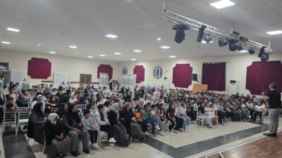 Sinanpaşa Belediyesi, karne heyecanı yaşayan minikler için unutulmaz bir etkinliğe