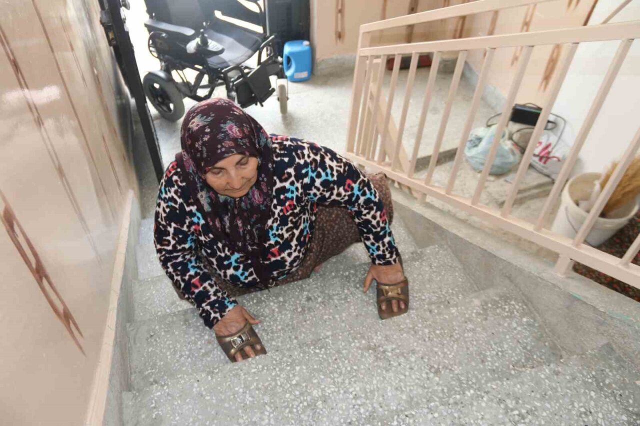 Eskişehir’de yaşayan 66 yaşındaki Hatice Avcı, engeli nedeniyle 2’nci kattaki