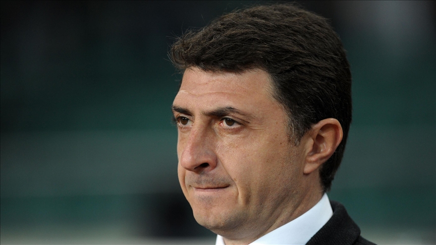 
Trendyol Süper Lig ekiplerinden Kasımpaşa, teknik direktörlük görevine 2012-2015 yıllarında