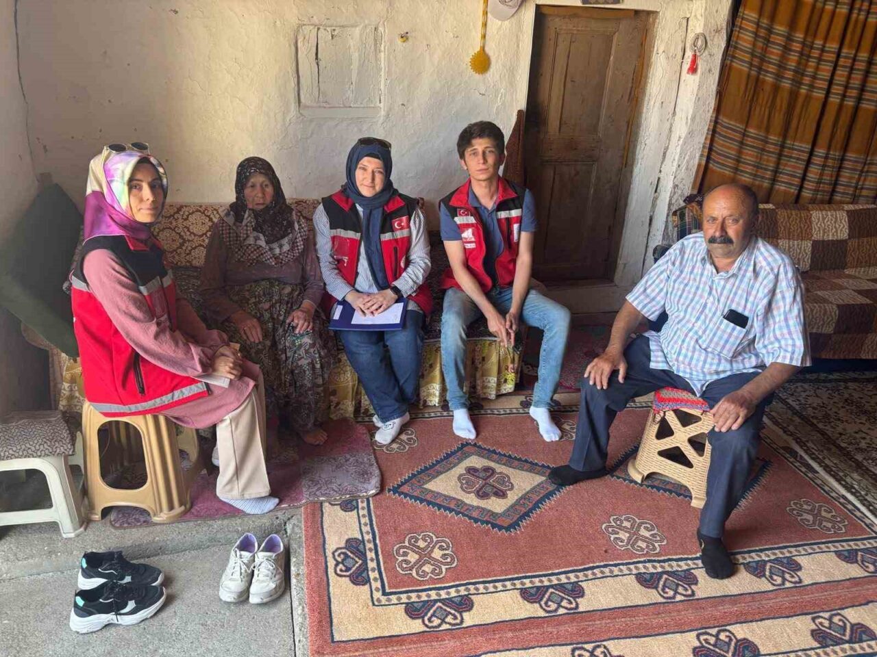 Bilecik’te ’Ulusal Hane Ziyaretleri Programı’ kapsamında köylerde saha çalışması yapan