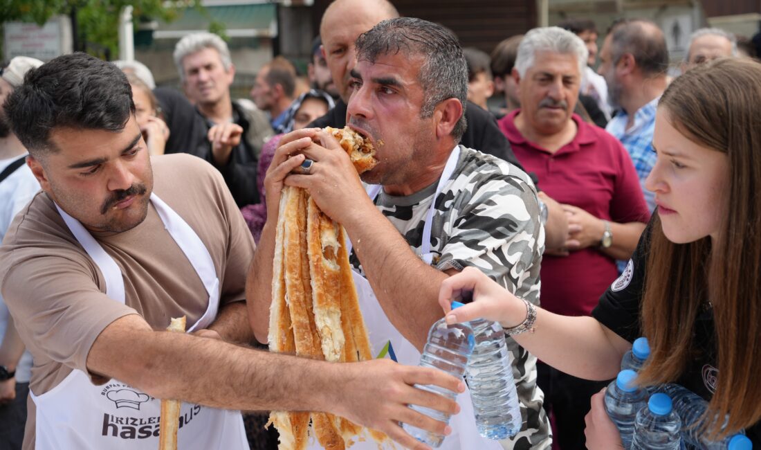 İstanbul’dan sonra bu yıl 14’üncüsü Bursa’da düzenlenen Geleneksel Börek Yeme