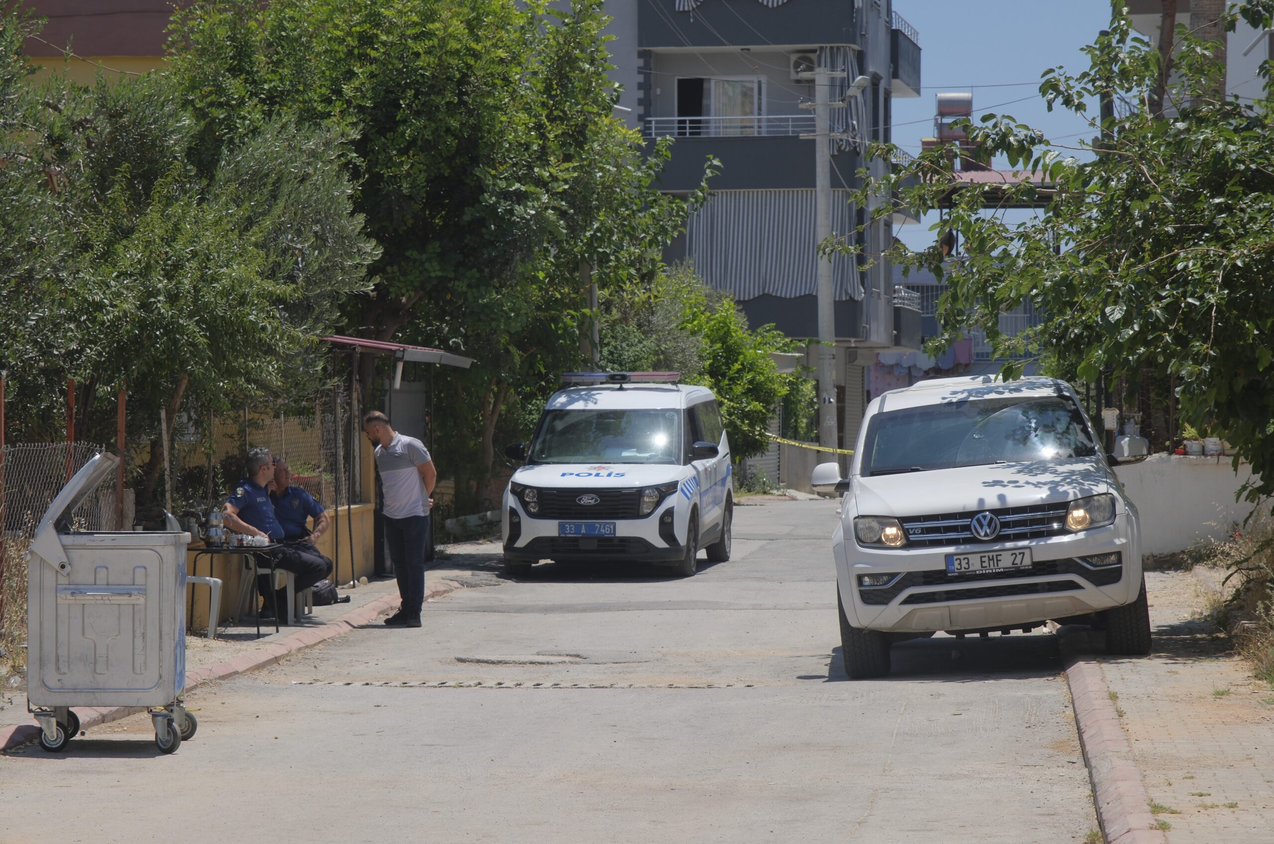 Mersin’in Akdeniz ilçesinde yaşanan kan davası cinayeti, kamuoyunu derinden sarstı.