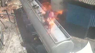 Gaziantep’in Nizip ilçesinde bir ayçiçek yağı fabrikasında meydana gelen patlama,