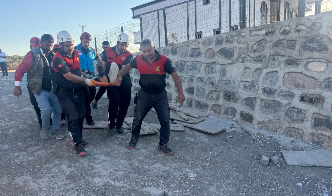 Şanlıurfa’nın Bozova ilçesinde çöken istinat duvarının altında kalan 4 işçi