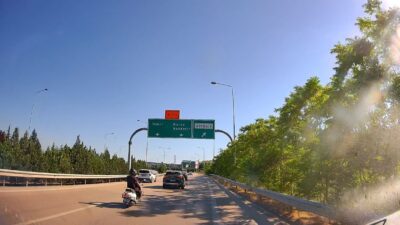 Bursa'da otobanda ters şeritten ilerleyen kadın sürücü, resmen ölüme meydan