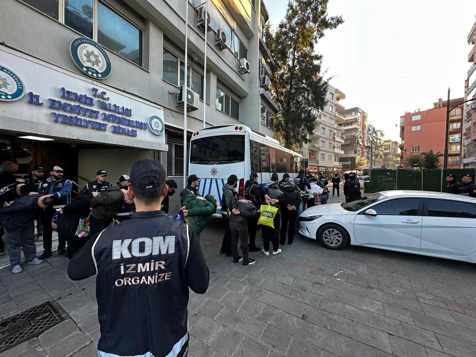 İzmir'de yuvalanan ve kamuoyunda "Beşoklar Suç Örgütü" olarak bilinen organize