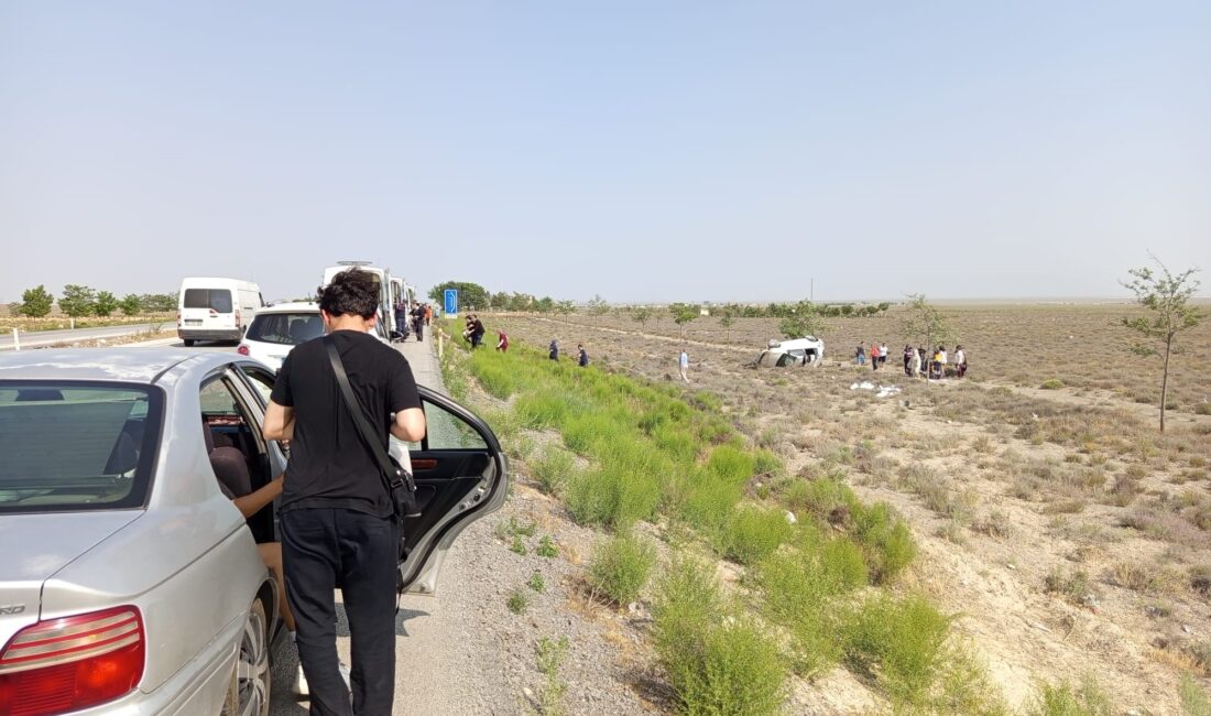 Konya’nın Karapınar ilçesinde otomobilin şarampole devrilmesi sonucu meydana gelen kazada