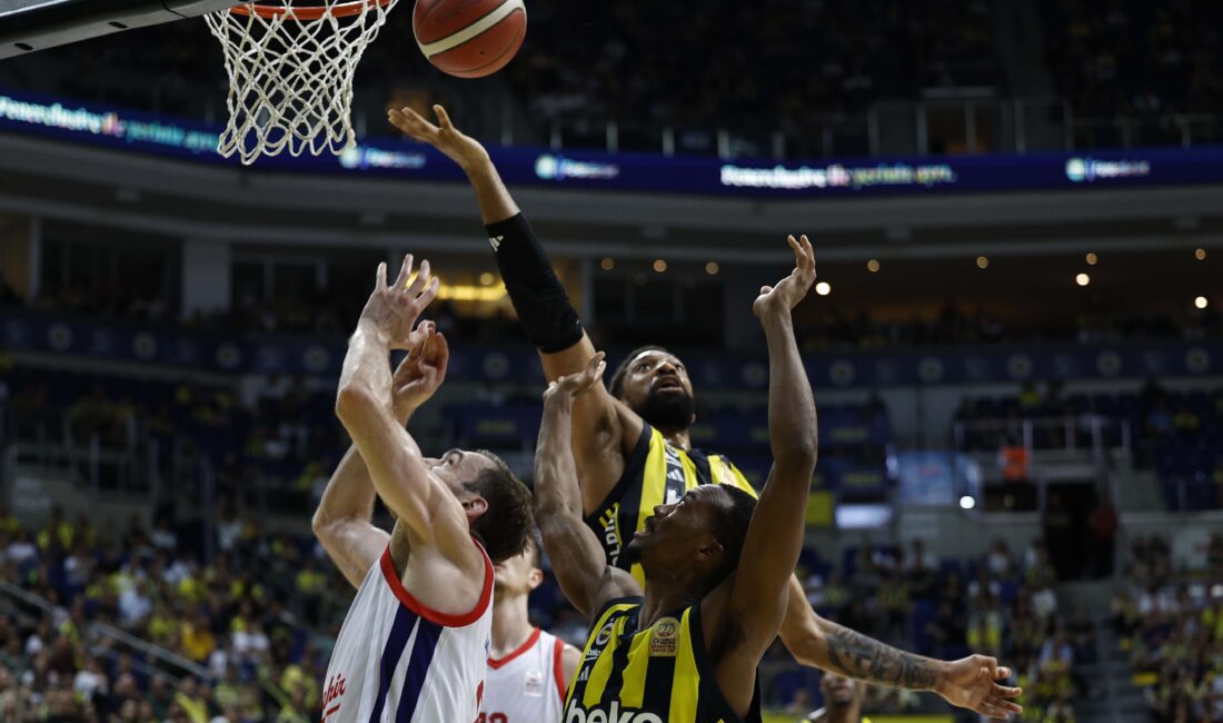 Fenerbahçe seride 1-0 öne geçti Fenerbahçe Beko, Türkiye Sigorta Basketbol Süper Ligi play-off yarı final
